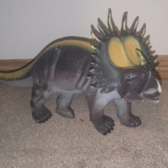 Dino Toy - Picture 1 of 1